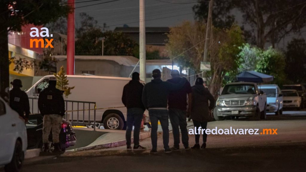 Acribillan a una mujer en el estacionamiento de un Oxxo