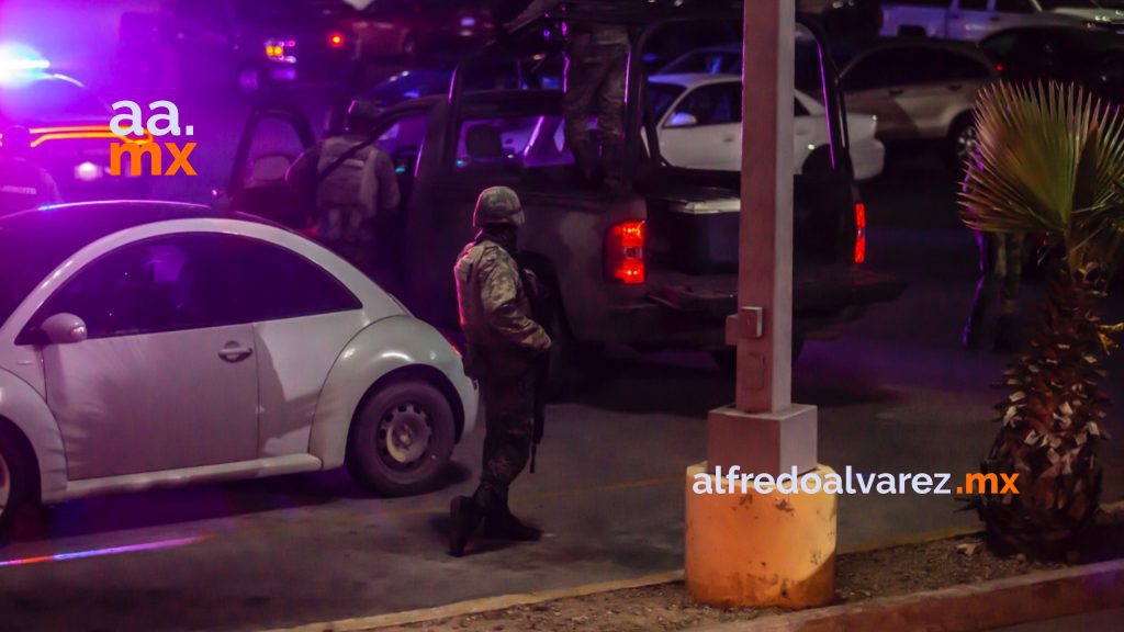 Balean a un hombre en una Plaza Comercial