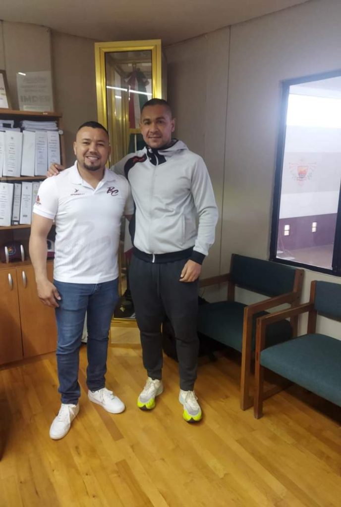 Gobierno de Rosarito reconoce el talento del velocista Cristian Castillo