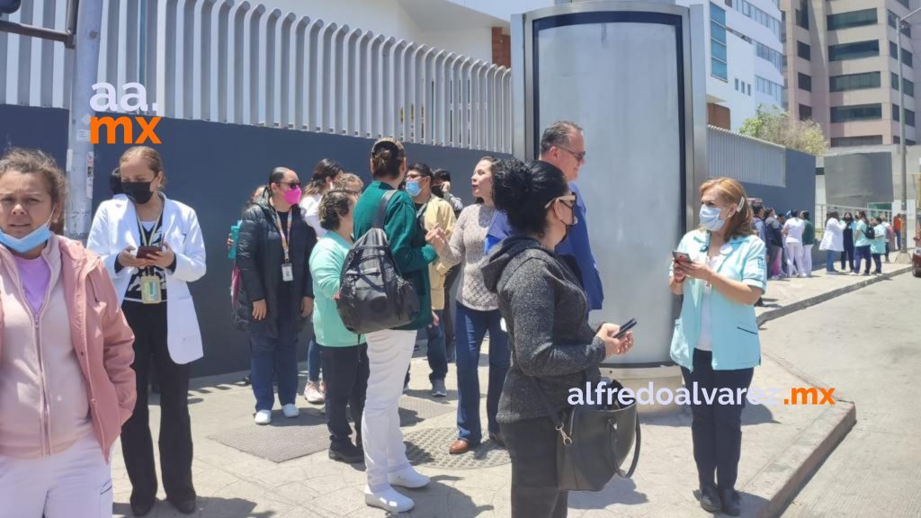 Evacúan clínica del IMSS tras amenaza de bomba