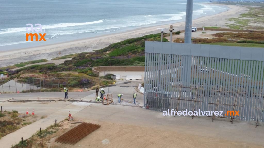 Avanzan los trabajos del muro fronterizo en Playas de Tijuana