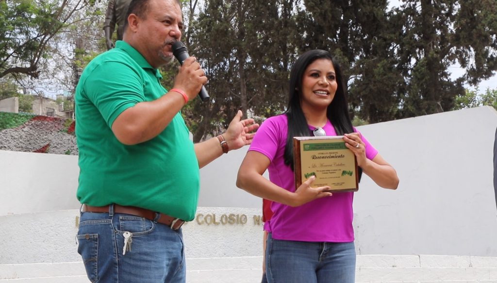 Alcaldesa recibe reconocimiento en Lomas Taurinas y llama a la unidad