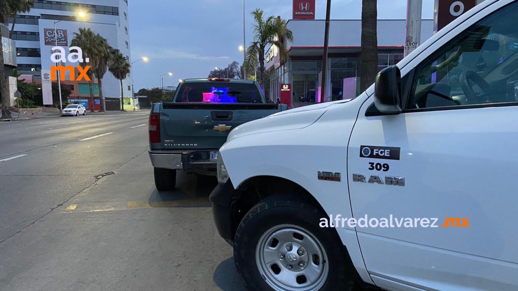 Hombres armados robaron la agencia Honda de la Zona Río