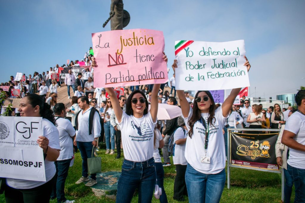 Trabajadores del Poder Judicial protestan contra extinción de fideicomisos