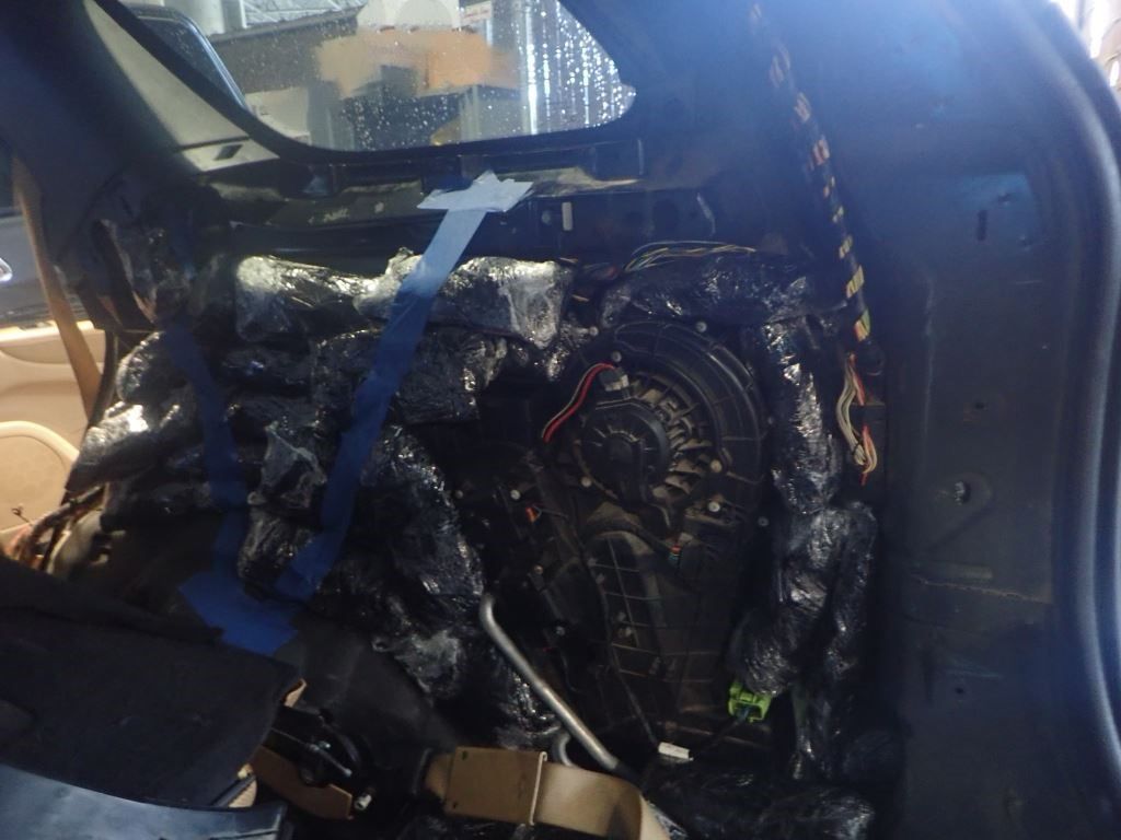 CBP decomisa arma, drogas y dinero por valor de 2.4 mdd
