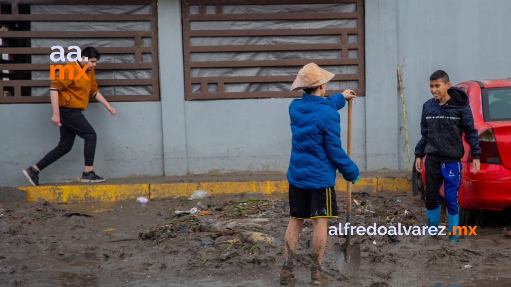Tormenta provoca inundación de privada en Riberas del Bosque