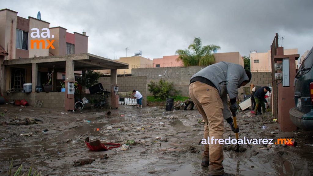 Tormenta provoca inundación de privada en Riberas del Bosque