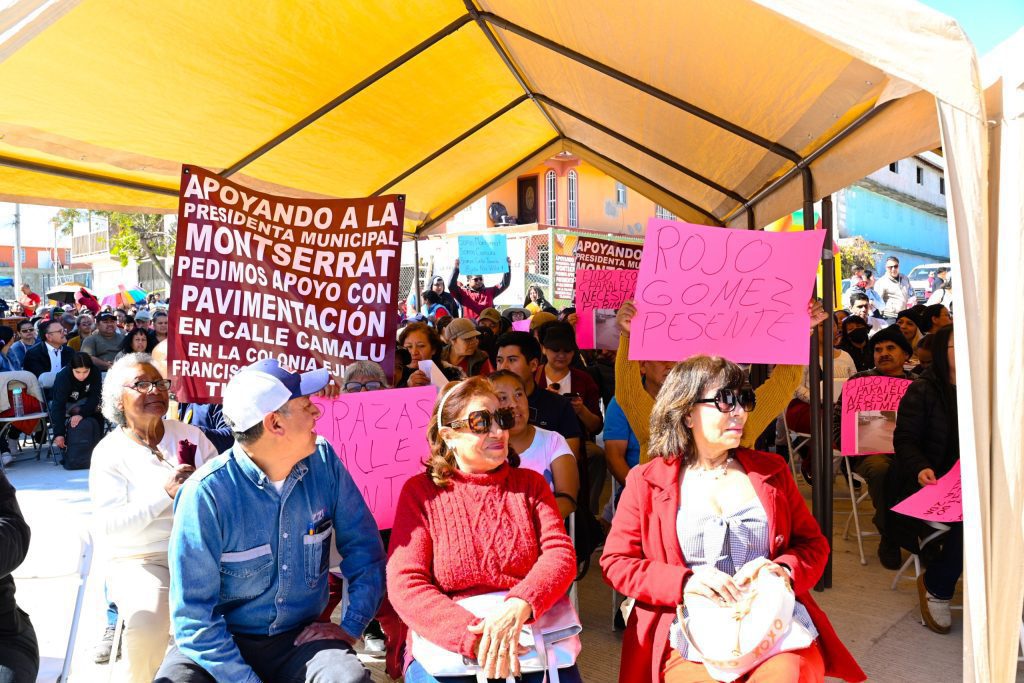 Gobierno de Montserrat Caballero  entrega calle pavimentada en ejido Francisco Villa