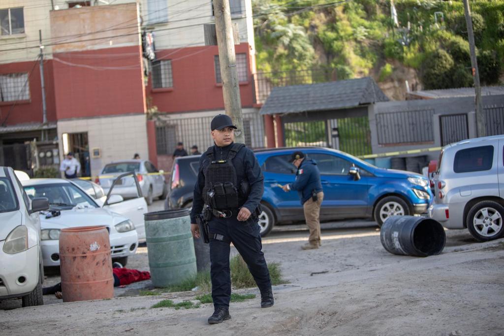 Persecución termina en enfrentamiento entre autoridades y delincuentes