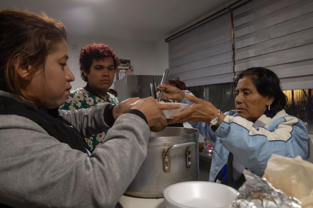 Doña Esther conmemora el Día de la Mujer con Cocina Calientita