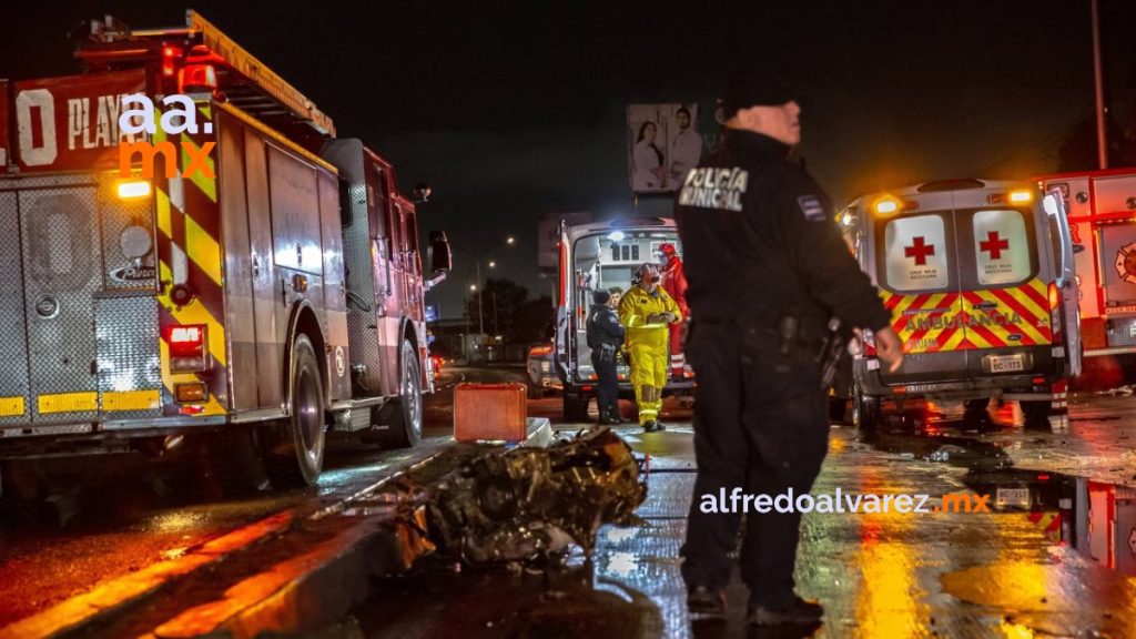 Sujeto choca por ir a exceso de velocidad y lesiona a cinco jóvenes
