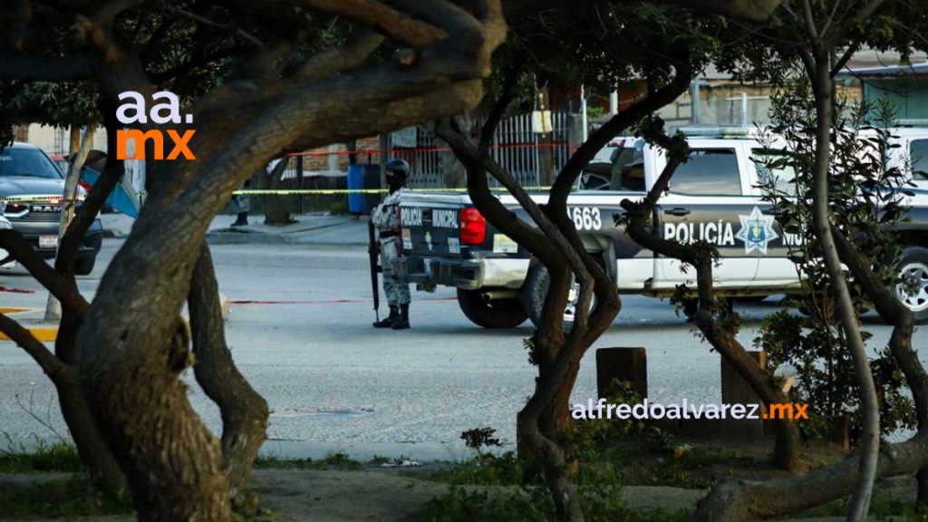 Matan a policía municipal afuera de un Oxxo