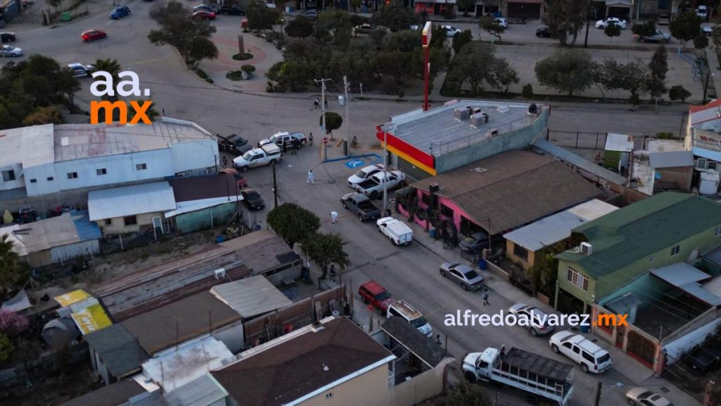 Matan a policía municipal afuera de un Oxxo