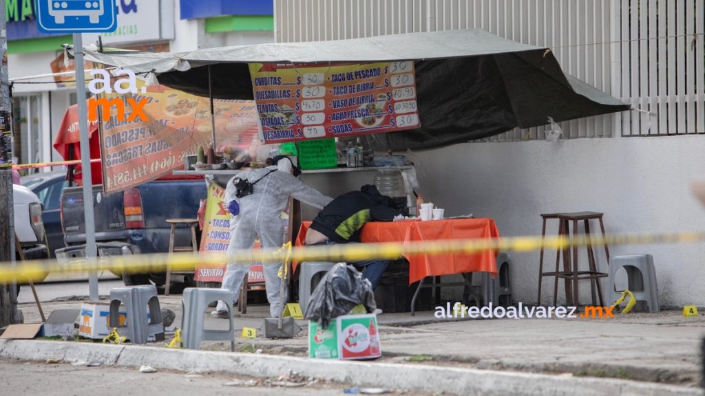 Asesinan a joven mientras comía