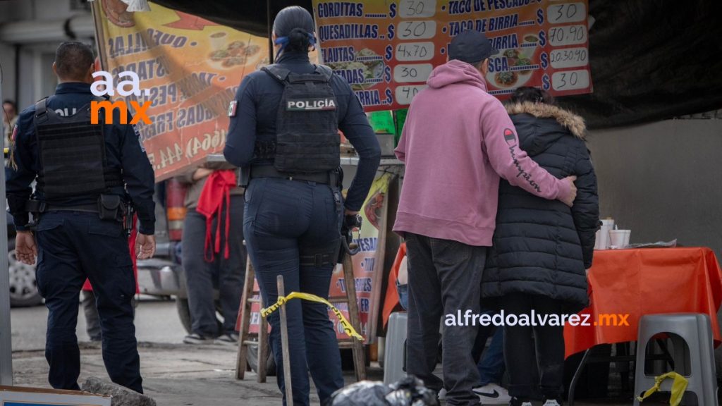 Asesinan a joven mientras comía