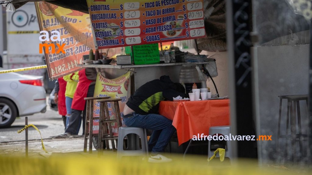 Asesinan a joven mientras comía