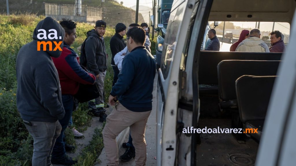 Tráiler choca con un taxi de ruta en la Zona Este