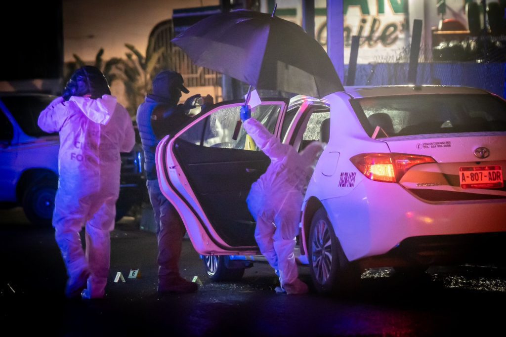 Asesinan a un taxista mientras estaba en circulación