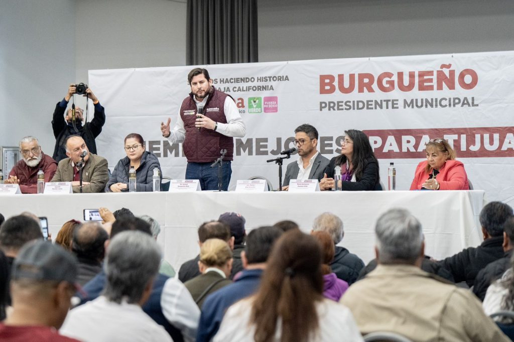 Maestros jubilados manifiestan apoyo a proyecto de Ismael Burgueño