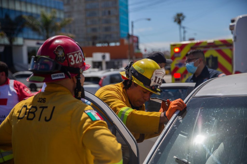 Fuerte choque en Playas de Tijuana