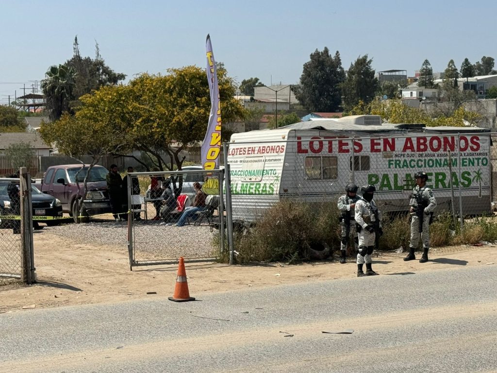 Atacan a balazos a vendedores de terrenos