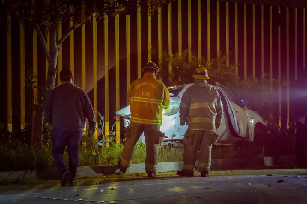 Camioneta vuelca tras chocar en la avenida Aeropuerto
