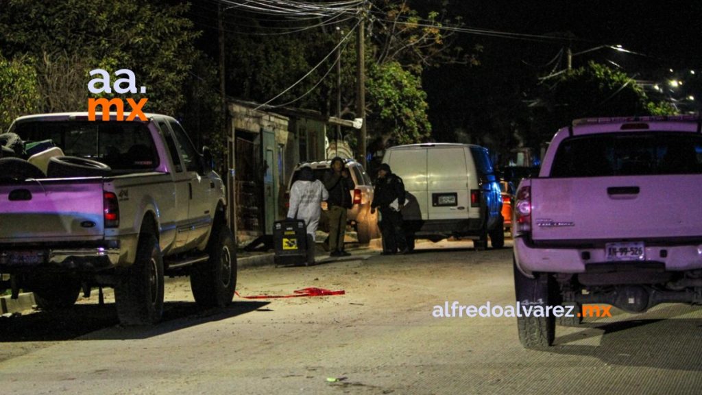 Acribillan a un hombre frente a su familia