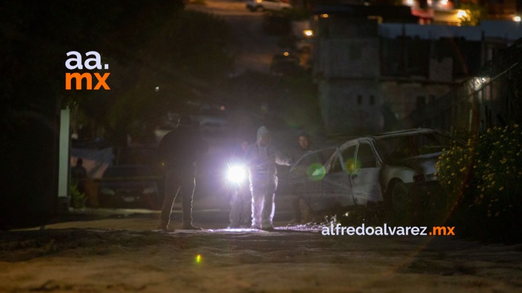 Incendian auto con un cadáver en la cajuela