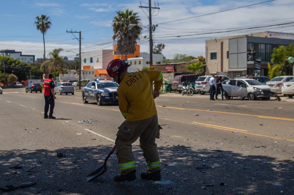 Fuerte choque en Playas de Tijuana