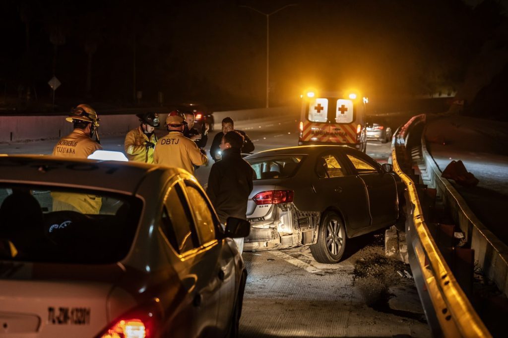 Hombre en estado de ebriedad choca con un taxista