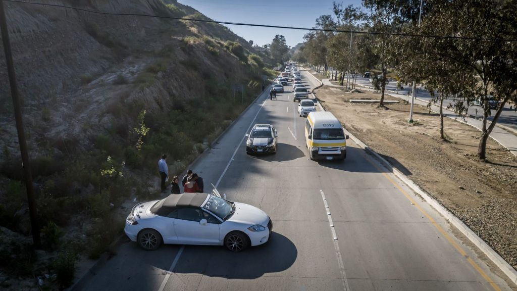 Surfistas rinden homenaje a extranjeros asesinados en Ensenada
