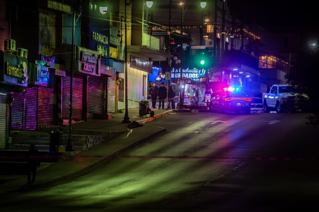 Asesinan a dos hombres cerca de la avenida Revolución