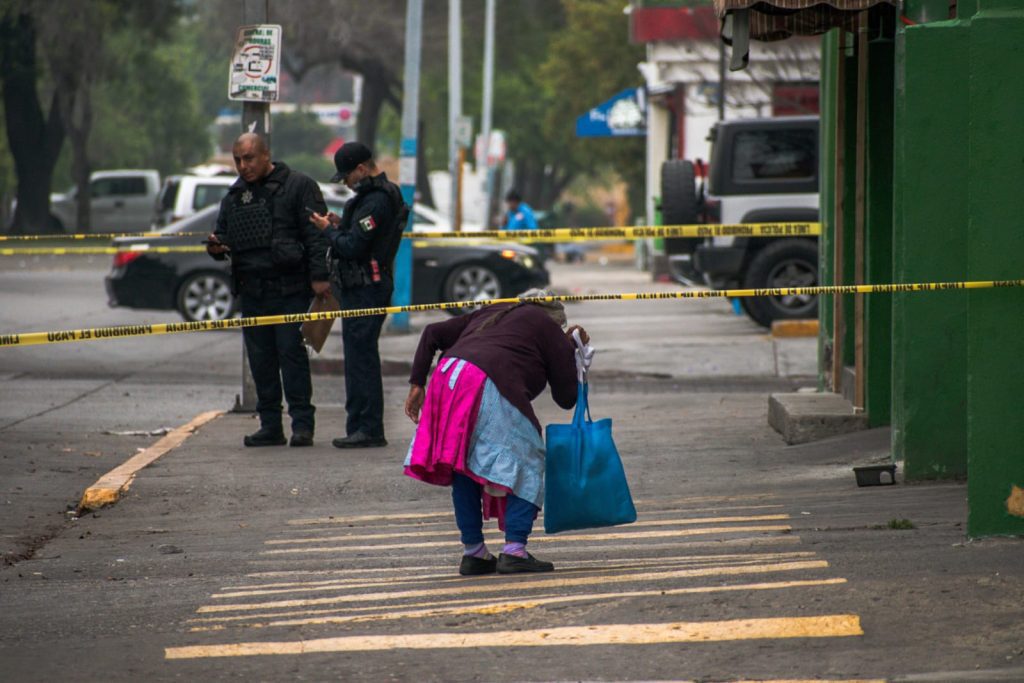 Dejan cabeza cercenada enfrente del Mercado Hidalgo