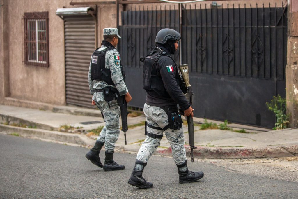 Atacan a balazos a un Policía Municipal