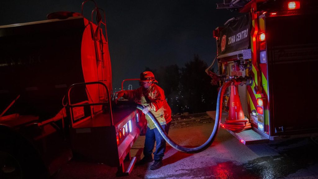 Bomberos controlan incendio en la colonia México