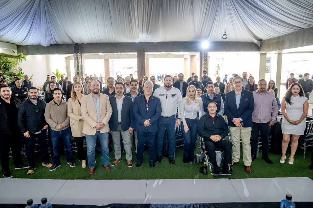 Ismael Burgueño promete certeza y seguridad al sector de autotransporte de carga