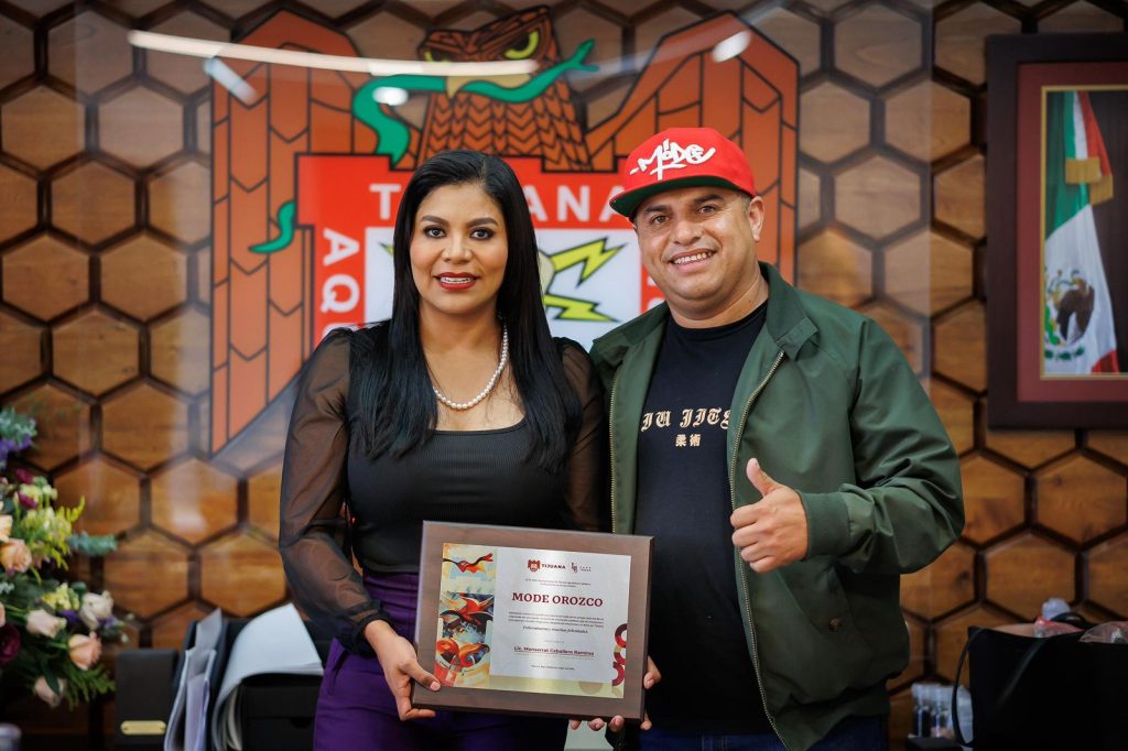 Montserrat Caballero reconoce al artista urbano Mode Orozco por plasmar su arte en Tijuana