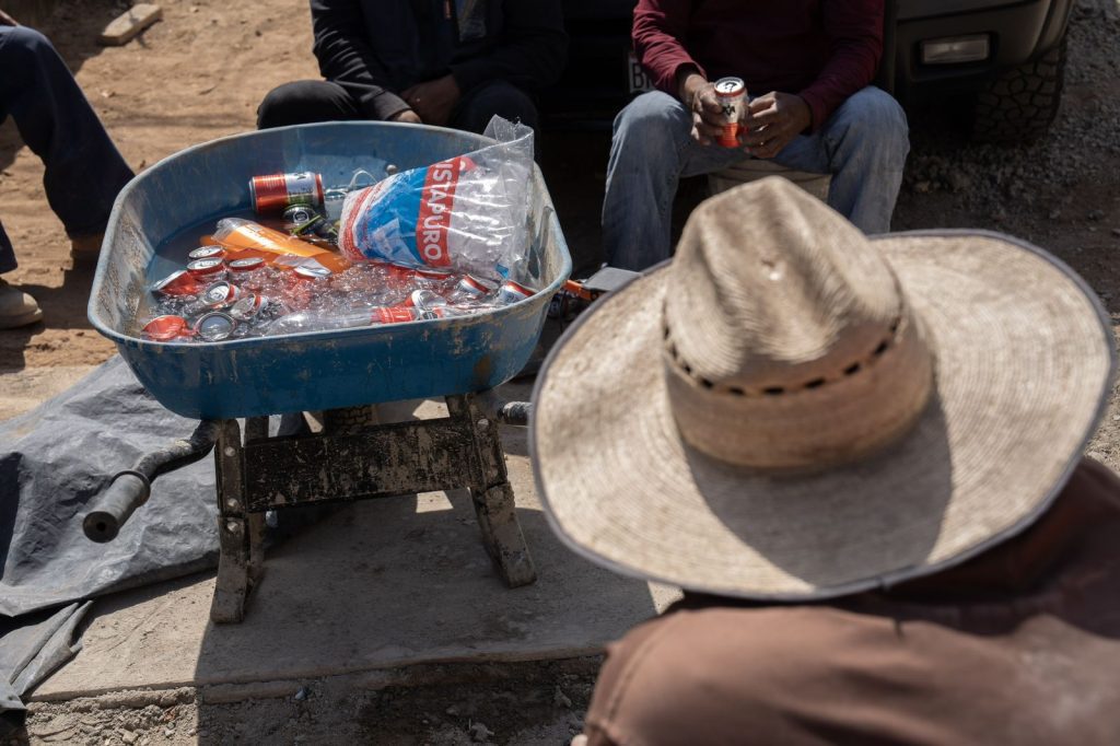 Albañiles celebran el Día de la Santa Cruz