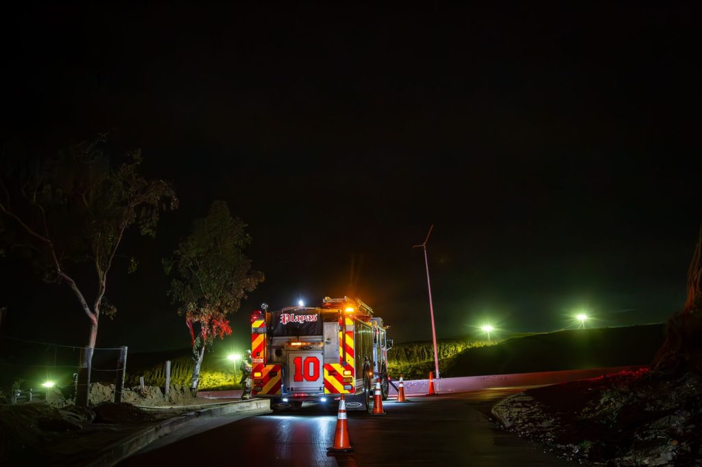 Incendio consume una casa de madera en la colonia Los Laureles