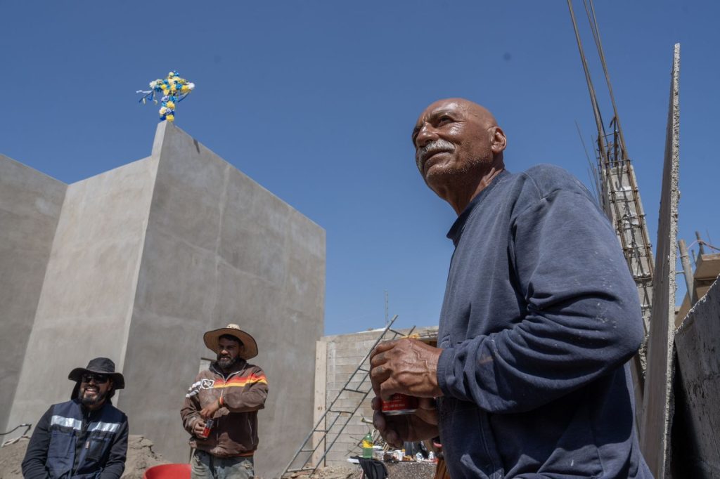 Albañiles celebran el Día de la Santa Cruz