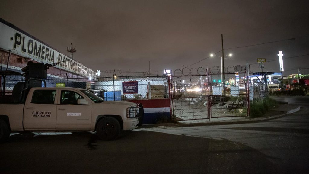 Joven muere decapitada tras choque con muro de contención