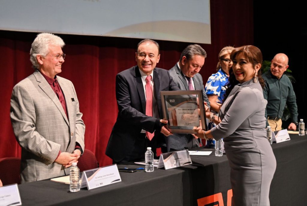 Ayuntamiento de Tijuana avanza en obra de glorieta Santa Fe