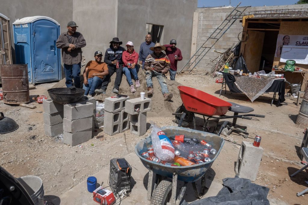 Albañiles celebran el Día de la Santa Cruz
