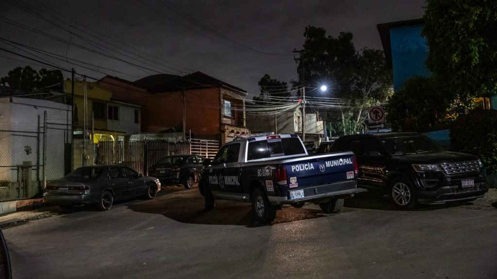 Joven muere decapitada tras choque con muro de contención