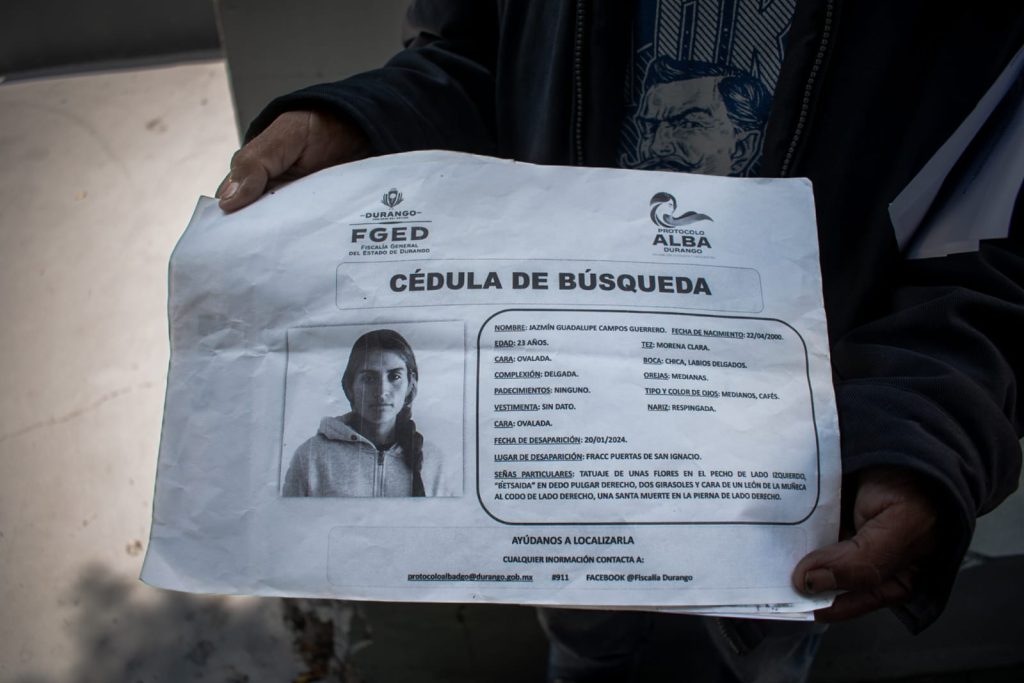 Armando busca a su hija desaparecida para llevarla de regreso a casa con su nieta
