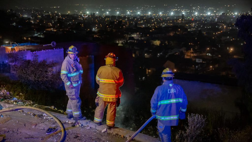 Bomberos controlan incendio en la colonia México
