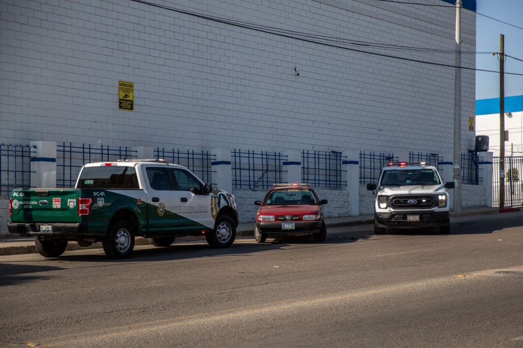 Hombre muere prensado en una fábrica de dulces