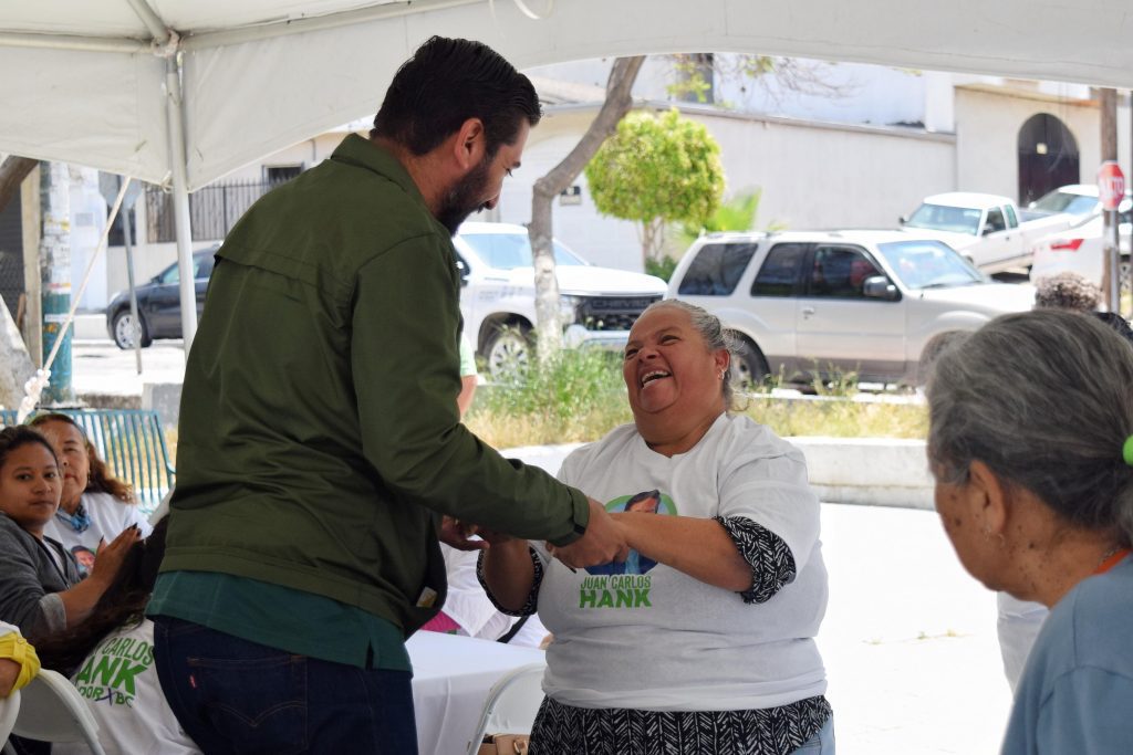 Juan Carlos Hank asiste a convivio con mujeres líderes en colonias de Tijuana