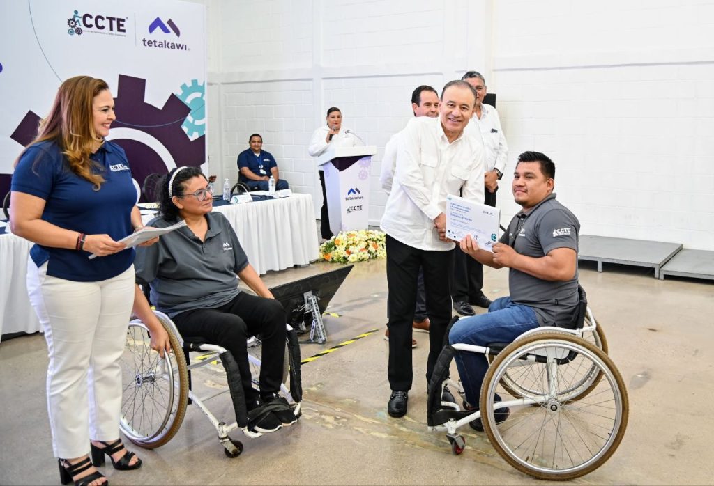 Gobernador atestigua graduación de la novena generación del Centro de Capacitación y Talento Empresarial CCTE Tetakawi