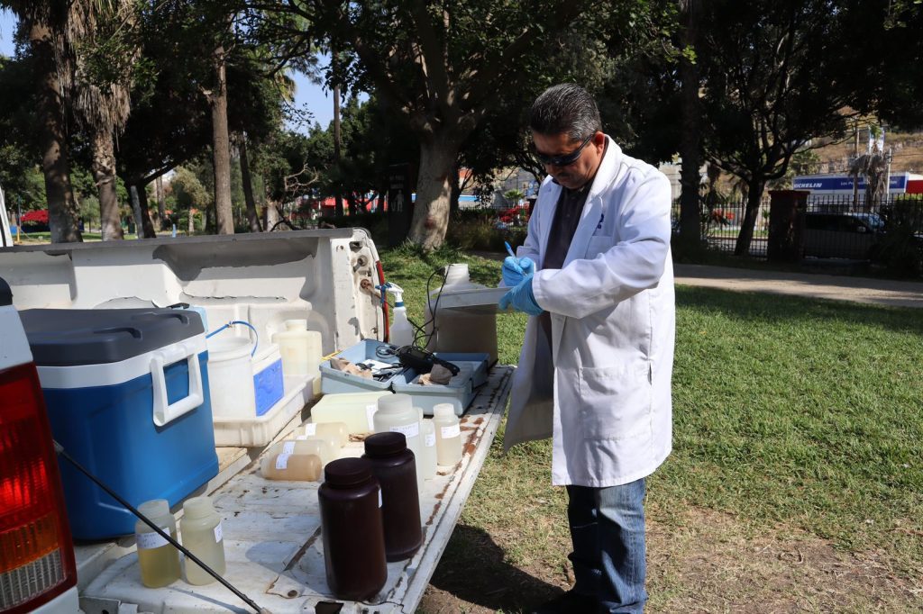 Evalúan calidad del agua en lagos de parque Morelos y de la Amistad